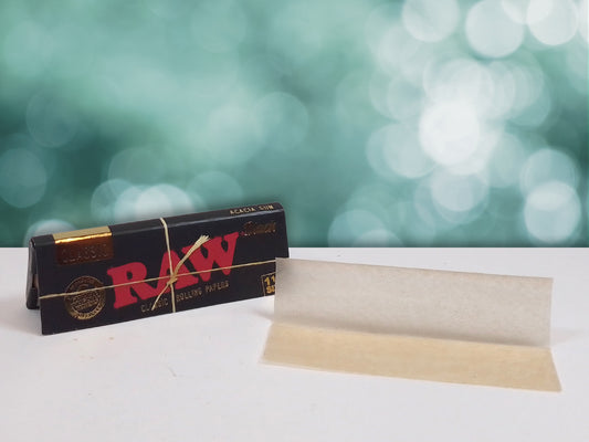 RAW Classics Rolling Papers - 1 1/4 Size